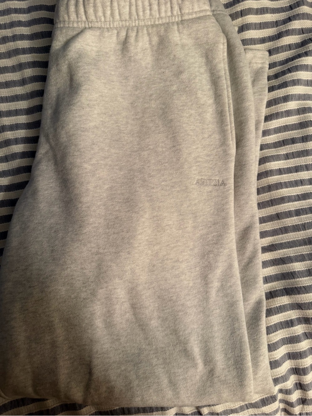 Aritzia women’s sweat pants